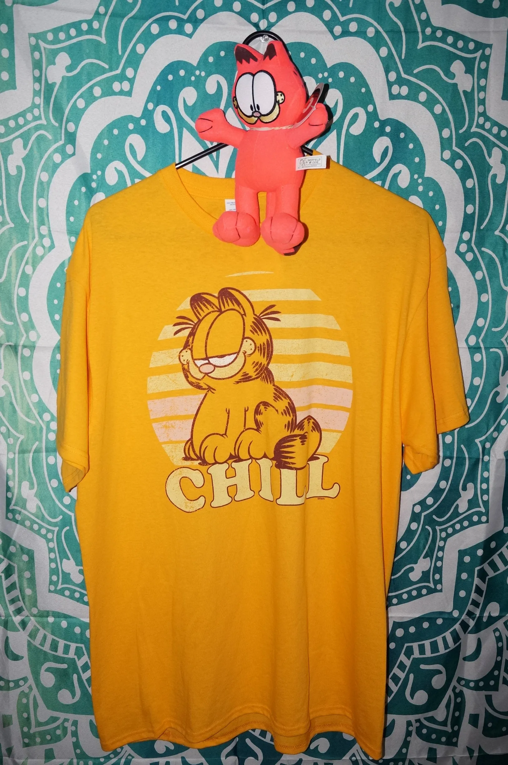 Garfield shirt with plush doll  size large - Caliculturesmokeshop.com