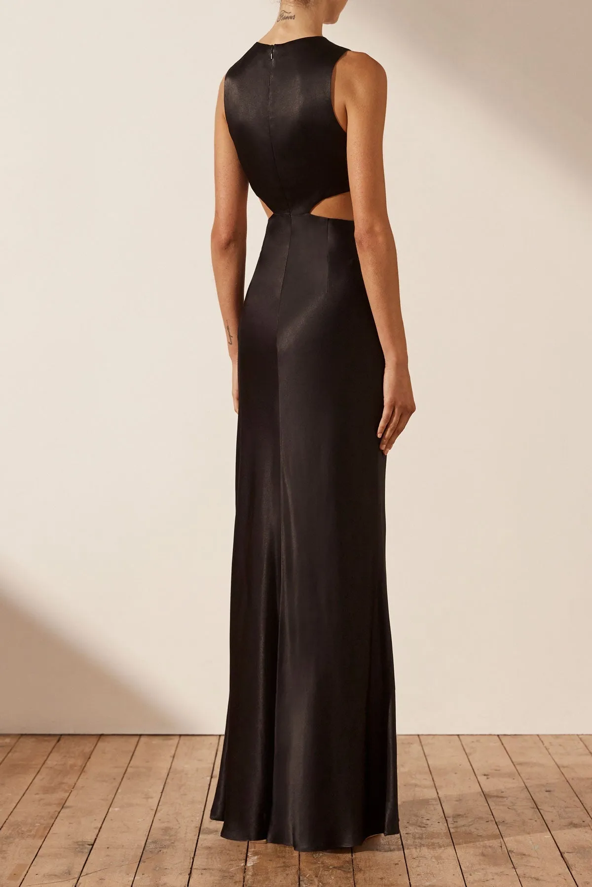 LA LUNE PLUNGED CUT OUT MAXI DRESS - BLACK