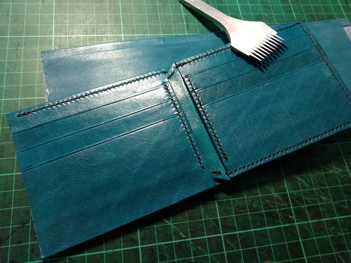 Leather bifold wallet workshop Singapore (Basic)