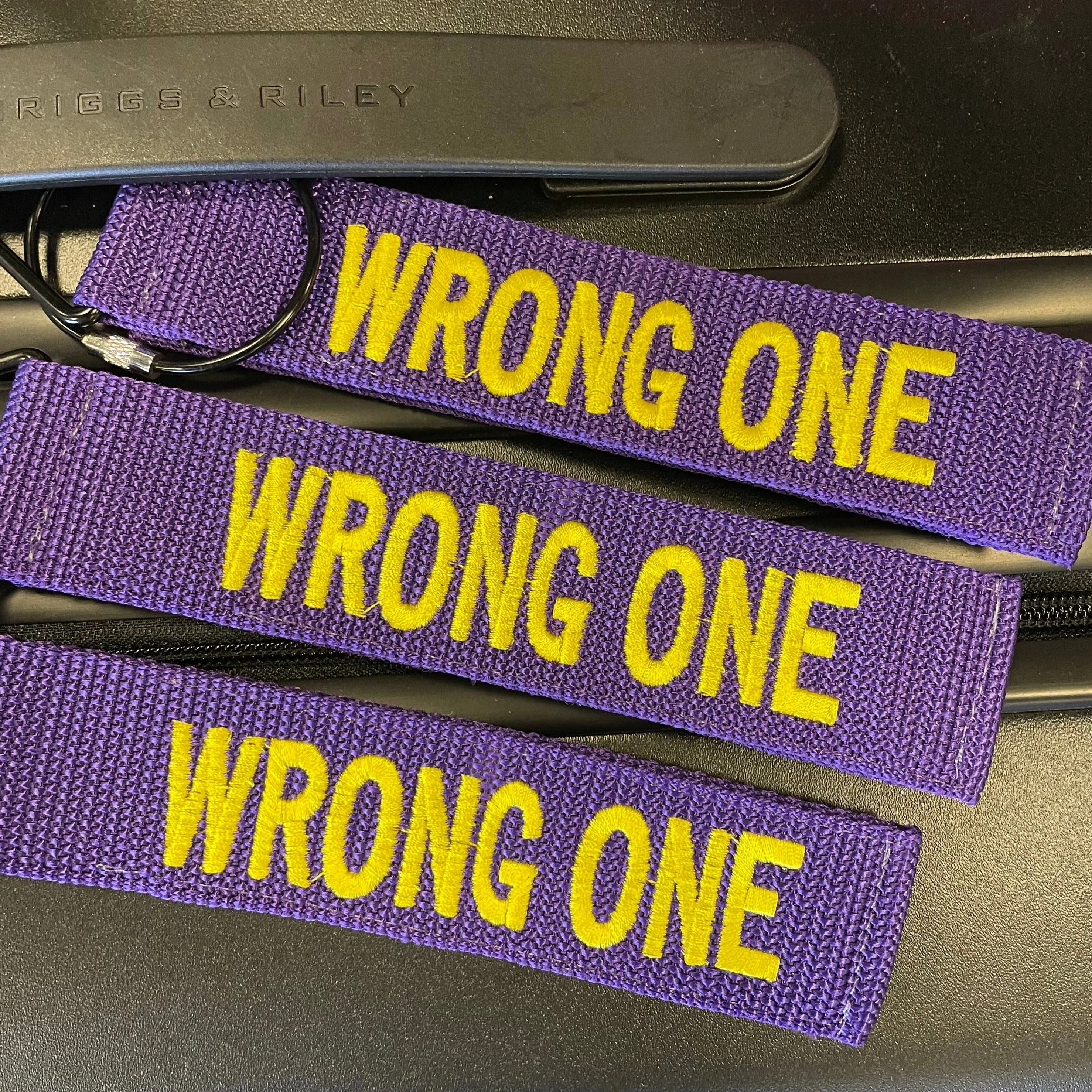 TudeTag - "WRONG ONE" Luggage Tag Identifier